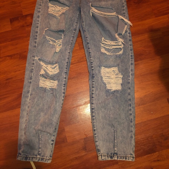 ripped jeans - Picture 2 of 2